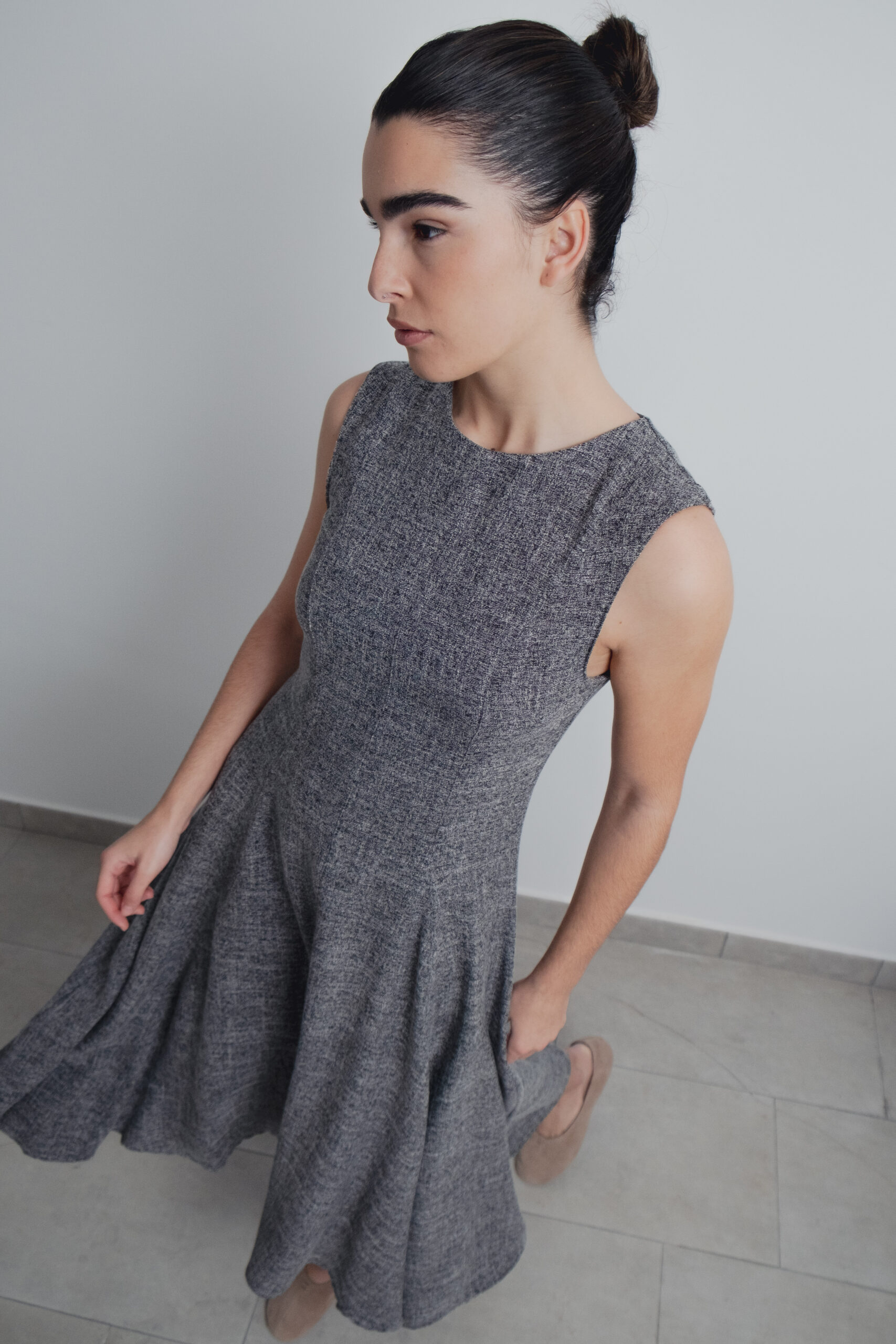Vestido gris para todas las edades